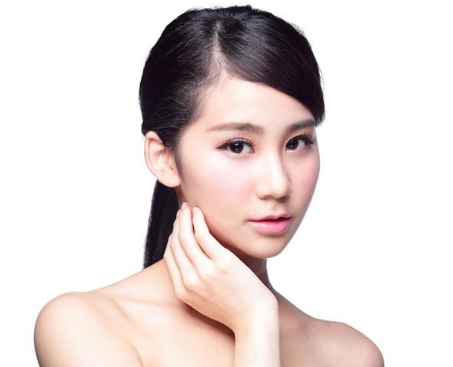 为什么肌肤容易缺水？主要由这两大因素造成！